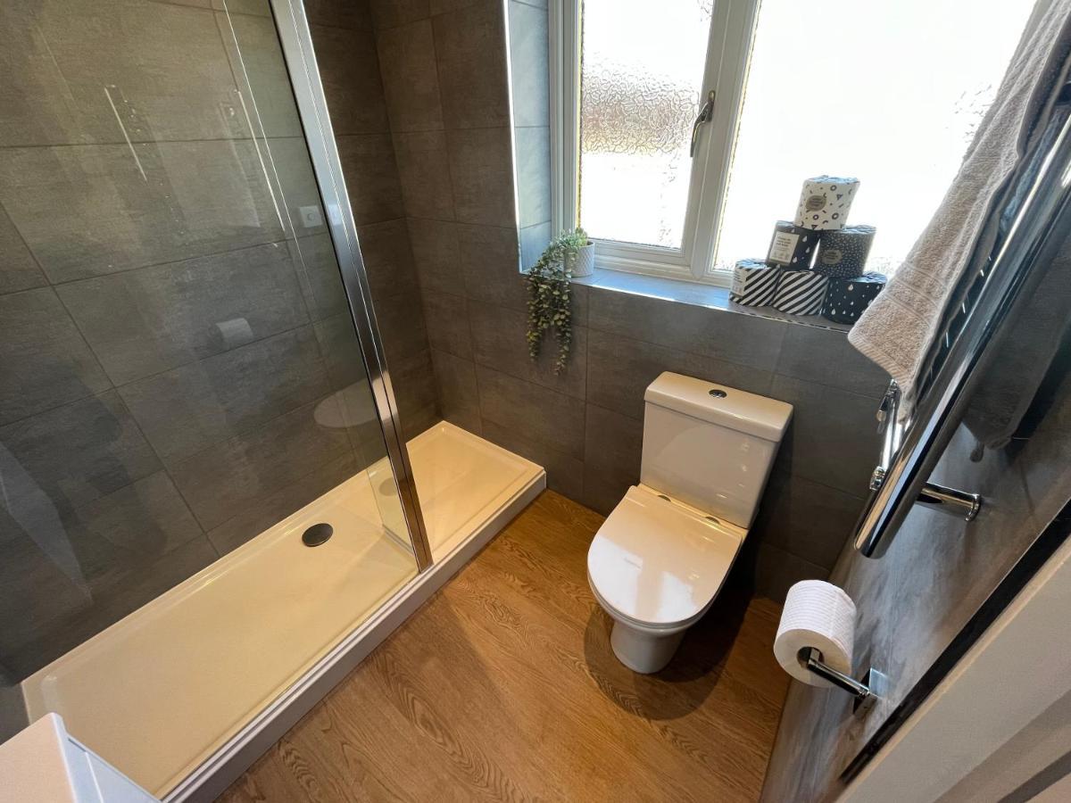 Contemporary 1 Bedroom Apartment Normanton  Ngoại thất bức ảnh