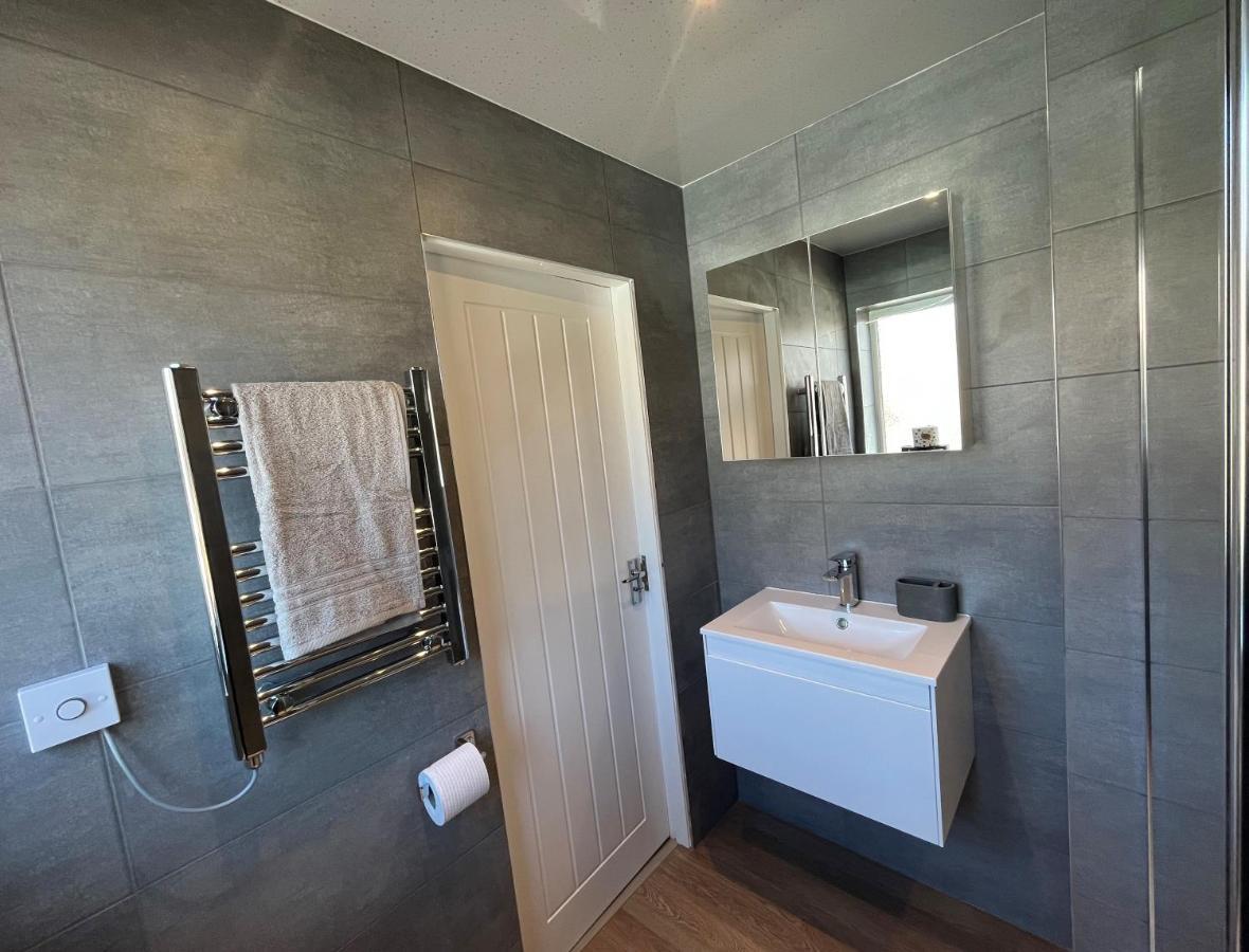 Contemporary 1 Bedroom Apartment Normanton  Ngoại thất bức ảnh